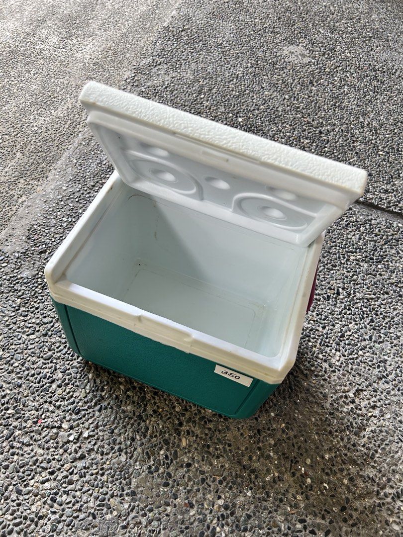 Green and White Cooler Box (Category: Storage Boxes & Baskets) located in Paranaque City. Submitted by pyassszzzi (Listing ID 1461366332, Image 1). Description: - Green and white cooler box - Ideal for picnics and day trips - Lid opens and closes easily - Minor scuffs on exterior from normal use - Interior is clean - Price: P350.