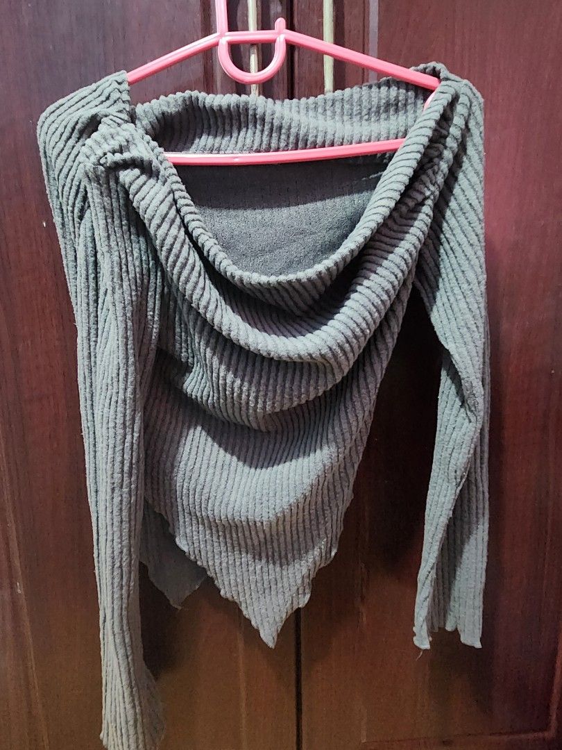 Grey Ribbed Off shoulder Cardigan (Category: Coats, Jackets and Outerwear) located in Muntinlupa City. Submitted by yanyan1888 (Listing ID 1461375628, Image 2). Description: - Grey cardigan - Ribbed texture - Long sleeves - Stretchy fabric for comfort - Ideal for casual wear and layering.