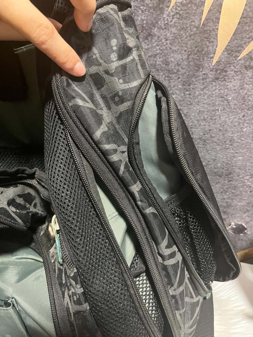 G-techno audio laptop back pack ( with speaker) (Category: Luxury Bags & Wallets) located in Caloocan City. Submitted by trebdy01 (Listing ID 1461335081, Image 3). Description: G-TECH THE TECHNO – Vintage Audio Laptop Backpack 🎒🔊 Rare & unique G-Tech Techno backpack with built-in speaker system. Perfect for collectors, tech enthusiasts, or anyone looking for a distinctive laptop backpack. ✨ Padded laptop compartment ✨ Multiple compartments & or