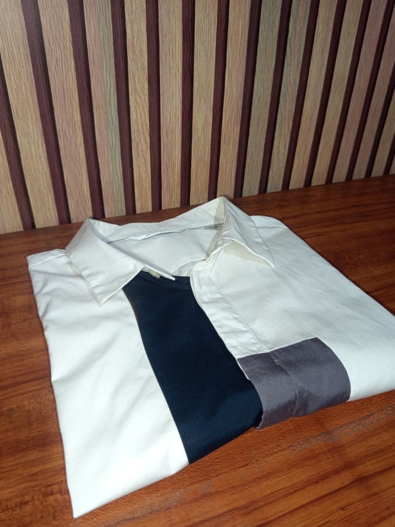 White Polo (Category: Tshirts & Polo Shirts ) located in Caloocan City. Submitted by anghelou (Listing ID 1461367065, Image 3). Description: - Ideal for casual wear/outing. - With black and gray vertical design at middle. * You can dm me to send you other photos/videos for checking the condition. * Negotiable for sure buyer! :).