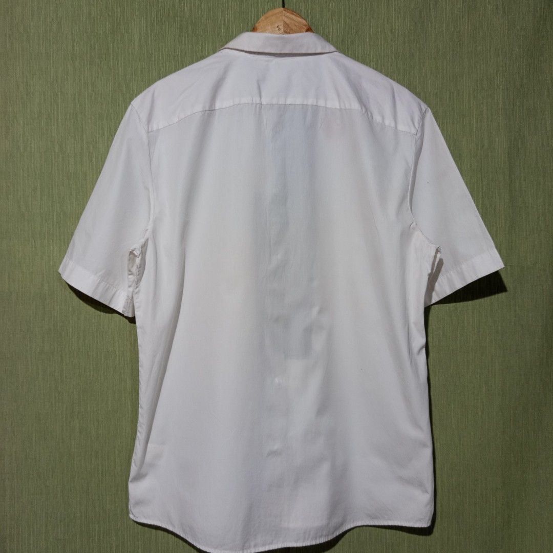 White Polo (Category: Tshirts & Polo Shirts ) located in Caloocan City. Submitted by anghelou (Listing ID 1461367065, Image 2). Description: - Ideal for casual wear/outing. - With black and gray vertical design at middle. * You can dm me to send you other photos/videos for checking the condition. * Negotiable for sure buyer! :).