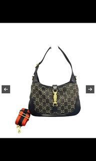 (Category: ) located in . Submitted by plshelpclearwardrobe (Listing ID 1461503482, Image 1). Description: .