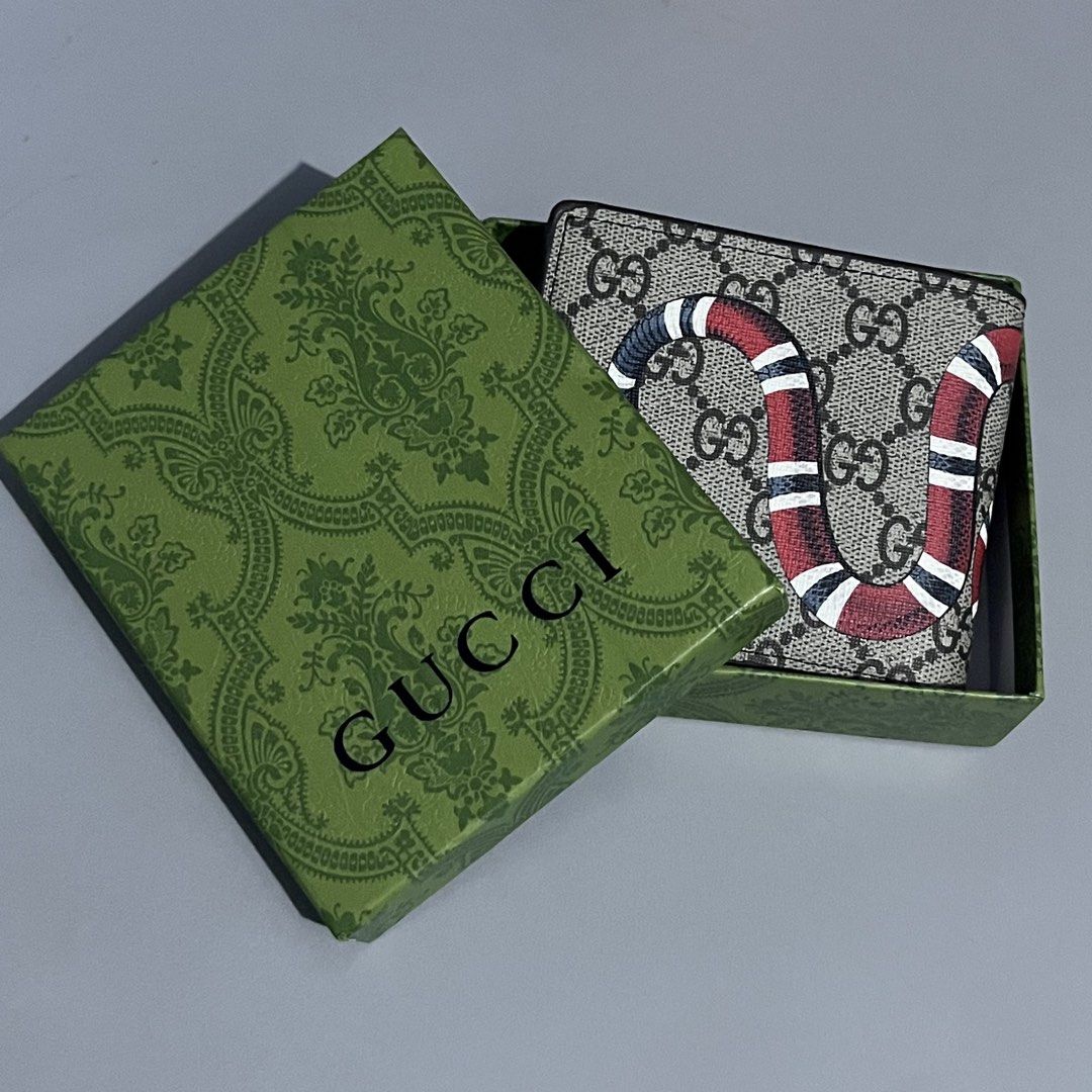 Gucci Snake Wallet (Category: Luxury Bags & Wallets) located in Manila. Submitted by prelovedfitss (Listing ID 1461537078, Image 3). Description: brandnew never used what you see is what u get off/legit.