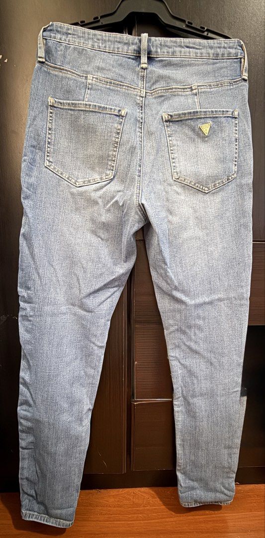 Guess Curvy High Rise Jeans Size 29 (Category: Jeans) located in Manila. Submitted by totrafort_charot (Listing ID 1461399691, Image 2). Description: - Light wash Guess jeans - Curvy fit with a high rise - Size 29 - Comfortable cotton blend fabric - Ideal for everyday wear - Manage your expectations as item was used -RFS : decluttering.