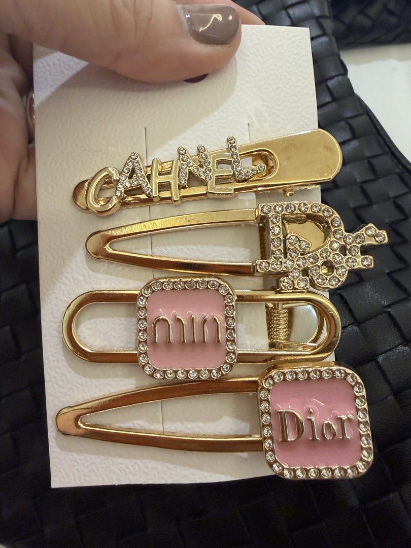 HAIR CLIPS 4pcs. (Category: Hair Accessories) located in Quezon City. Submitted by pets.r.us.manila (Listing ID 1461480221, Image 2). Description: ONHAND! Quezon City.