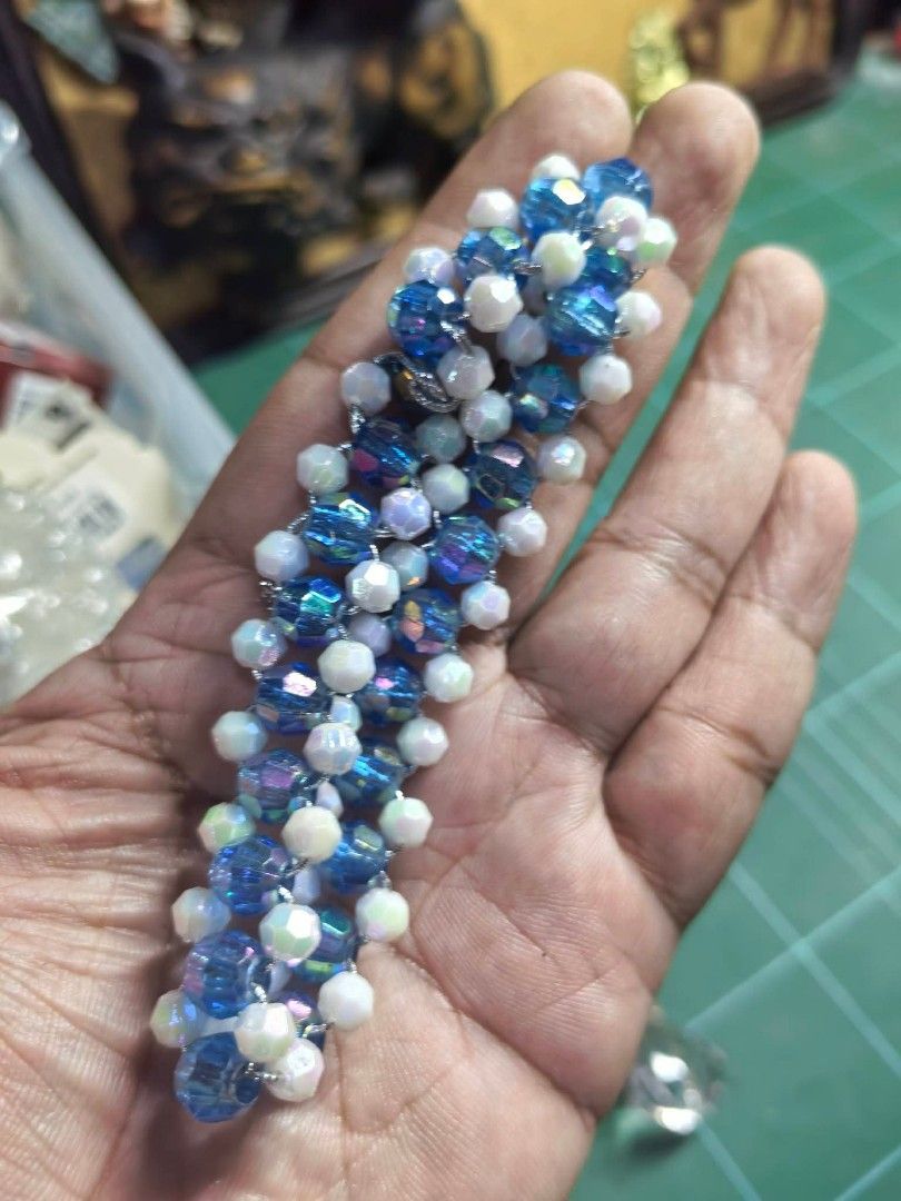 Hair Tie - Beaded (Category: Hair Accessories) located in Cebu City. Submitted by dudes_villanueva (Listing ID 1461324999, Image 2). Description: Hair Tie - Beaded 📌 In excellent condition..