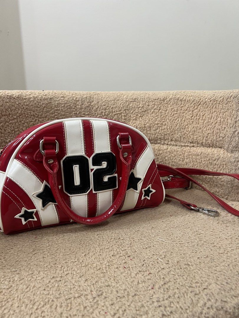 HandBag/Sling Bag (Category: Cross-body Bags) located in Manila. Submitted by l1lbaddie (Listing ID 1461542787, Image 1). Description: .