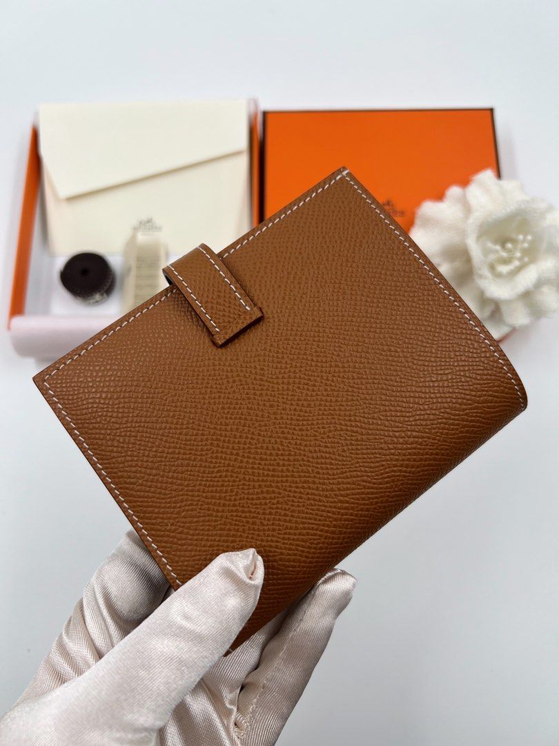 ⚜️Hermes Bearn Wallet (Category: Luxury Bags & Wallets) located in Makati City. Submitted by 90sangel (Listing ID 1461545276, Image 3). Description: ✨ HERMÈS WALLET — LITTLE LUXURY, BIG CHARM! 🤎⚜️ • Item: Hermès Bearn Wallet • Condition: Kept Unused — looks & feels almost new! A chic & compact wallet crafted in Madame calfskin 🤎 Perfect for everyday use without the bulk! ✨ Details: • Leather tab with openwork “H” closure • Zipped change purse •