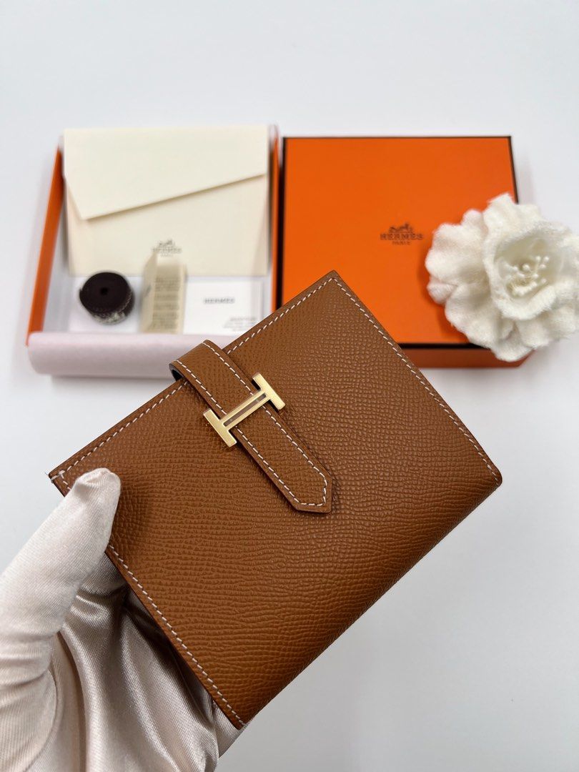 ⚜️Hermes Bearn Wallet (Category: Luxury Bags & Wallets) located in Makati City. Submitted by 90sangel (Listing ID 1461545276, Image 2). Description: ✨ HERMÈS WALLET — LITTLE LUXURY, BIG CHARM! 🤎⚜️ • Item: Hermès Bearn Wallet • Condition: Kept Unused — looks & feels almost new! A chic & compact wallet crafted in Madame calfskin 🤎 Perfect for everyday use without the bulk! ✨ Details: • Leather tab with openwork “H” closure • Zipped change purse •