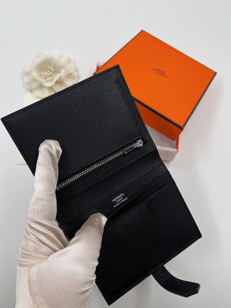 ⚜️Hermes Bearn Wallet 🖤 (Category: Luxury Bags & Wallets) located in Makati City. Submitted by 90sangel (Listing ID 1461545047, Image 2). Description: • Item: Hermès Bearn Wallet • Condition: Kept Unused — looks & feels almost new! ✨ w/ plastic film A chic & compact wallet crafted in Madame calfskin 🤎 Perfect for everyday use without the bulk! ✨ Details: • Leather tab with openwork “H” closure • Zipped change purse • 4 credit card slots • 4 poc