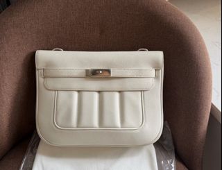 （分類：）位於 。 由 bellize.luxury 提交（商品編號 1441256297，圖片 1）。簡介： 。