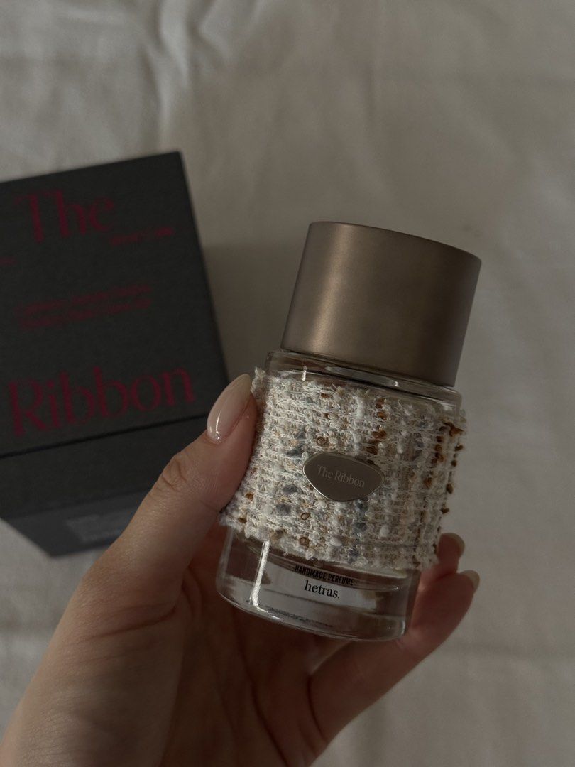 Hetras The Ribbon Handmade Perfume (Category: Fragrance & Deodorants) located in Paranaque City. Submitted by summerscabinet (Listing ID 1461433490, Image 1). Description: Used once https://m.hetras.co.kr/product/detail.html?product_no=358&cafe_mkt=gmpfbe_ct&cate_no=24&utm_source=IGShopping&utm_medium=Social.