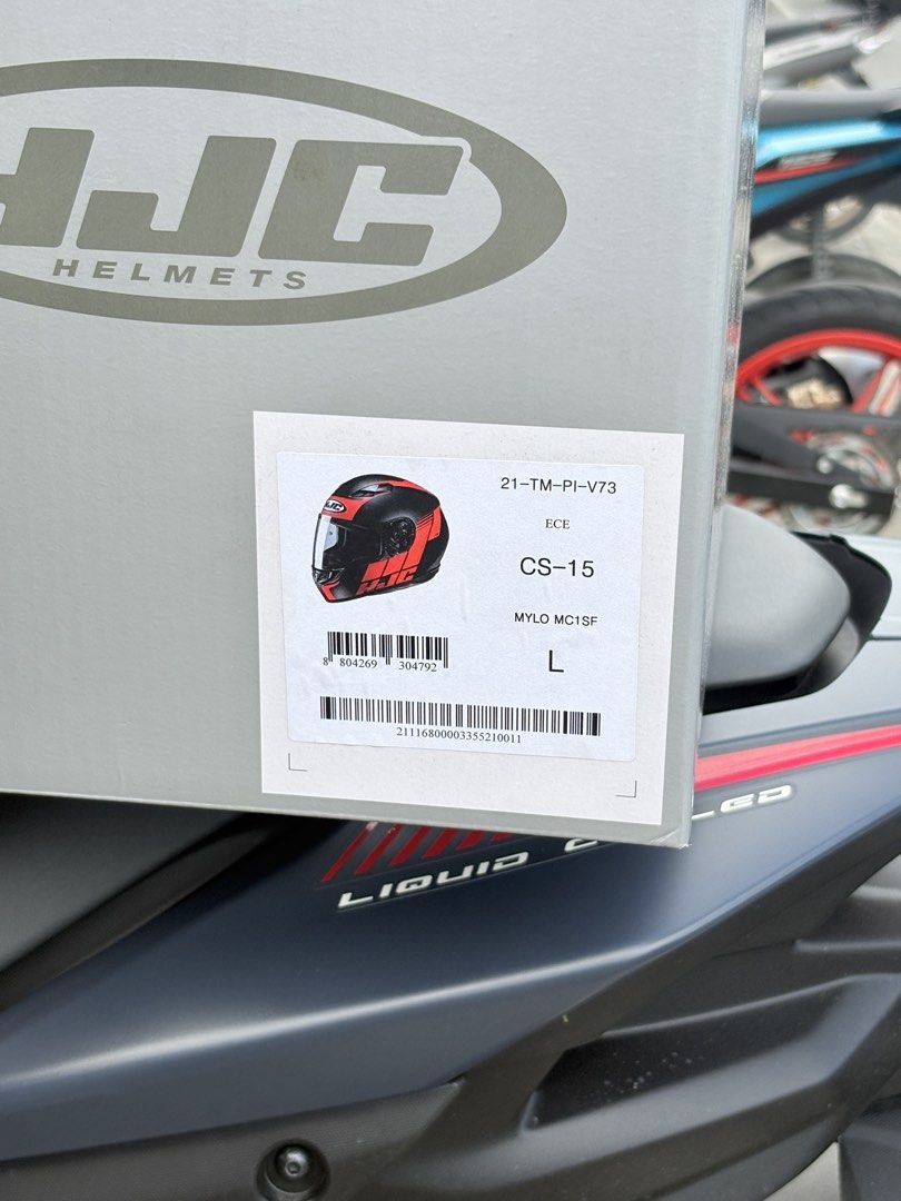 HJC CS-15 Polycarbonate Composite Shell Helmet (Category: Helmets and other Riding Gears) located in Caloocan City. Submitted by fierce_mica29 (Listing ID 1461397893, Image 3). Description: - HJC CS-15 Helmet -BNEW - Size: Large (L) - Shell: Polycarbonate composite - Interior: Removable and washable comfort/cheek pads - Features: Advanced ventilation system, plush interior - Tested: Wind tunnel tested for optimal performance.