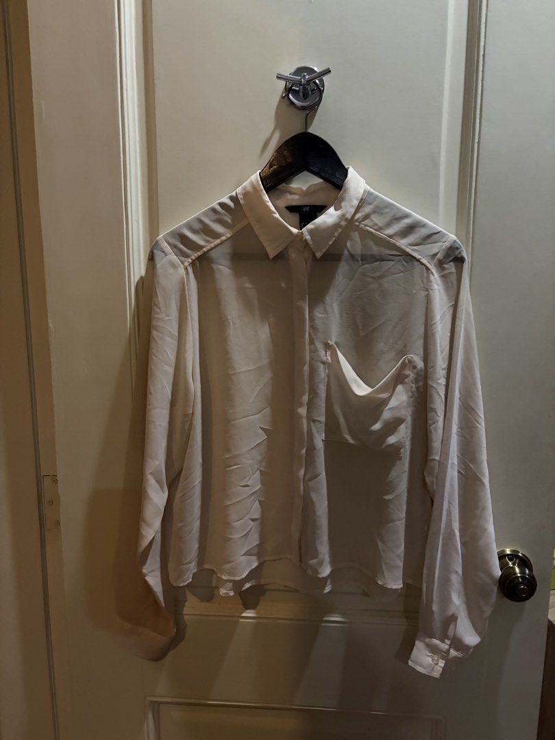 H&M Cream Long Sleeve Button Up Shirt (Category: Longsleeves) located in Muntinlupa City. Submitted by secondhandlove12345 (Listing ID 1461509808, Image 1). Description: - Cream colored long sleeve shirt - Brand: H&M - Features a single pocket on the left chest - Button-up front - Made in Turkey - Size: EUR 36 - Versatile for casual or work attire Pick up buyer Negotiable .