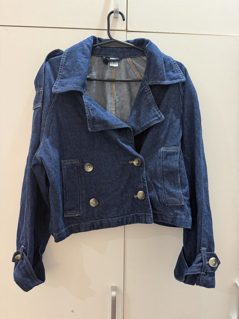 H&m denim trench coat jacket (Category: Coats, Jackets and Outerwear) located in Davao. Submitted by declutterbycenc (Listing ID 1461471067, Image 2). Description: Fits small frames bust 31-34.