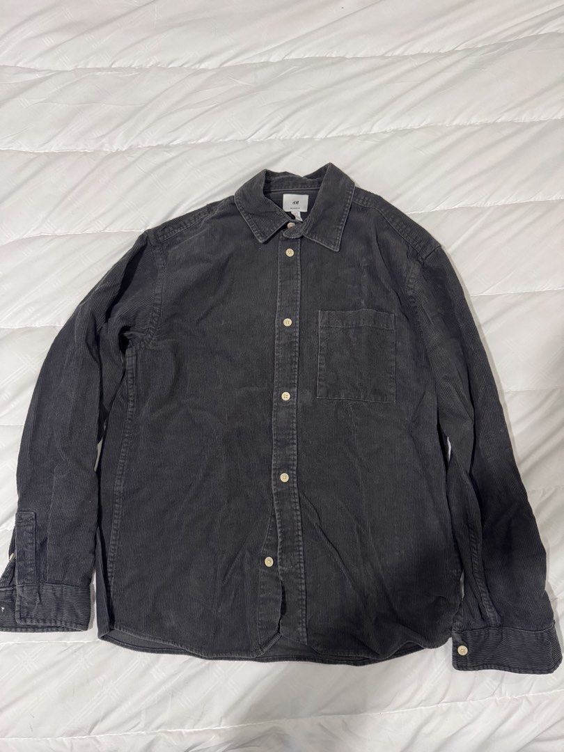 H&M Grey Relaxed Overshirt (Category: Tshirts & Polo Shirts ) located in Manila. Submitted by eronmalone (Listing ID 1461377590, Image 1). Description: Rfs: not my size anymore Used less than 10 times Condi: 8/10.