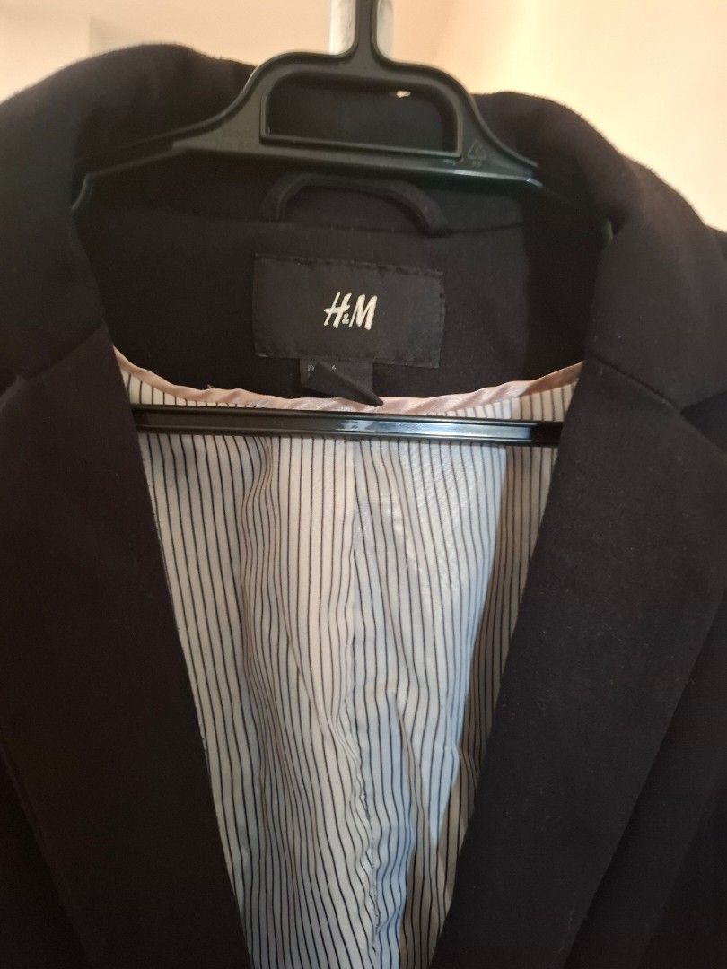 H&M Tailored Black Blazer with Striped Lining (Category: Coats, Jackets and Outerwear) located in Bulacan. Submitted by ditchandswitch (Listing ID 1461417878, Image 2). Description: - Classic black blazer from H&M - Smart tailored fit - Contrasting striped lining - Roll-up cuffs to show lining - Perfect for smart casual or office wear - Please note: there is a tear in the inner lining.