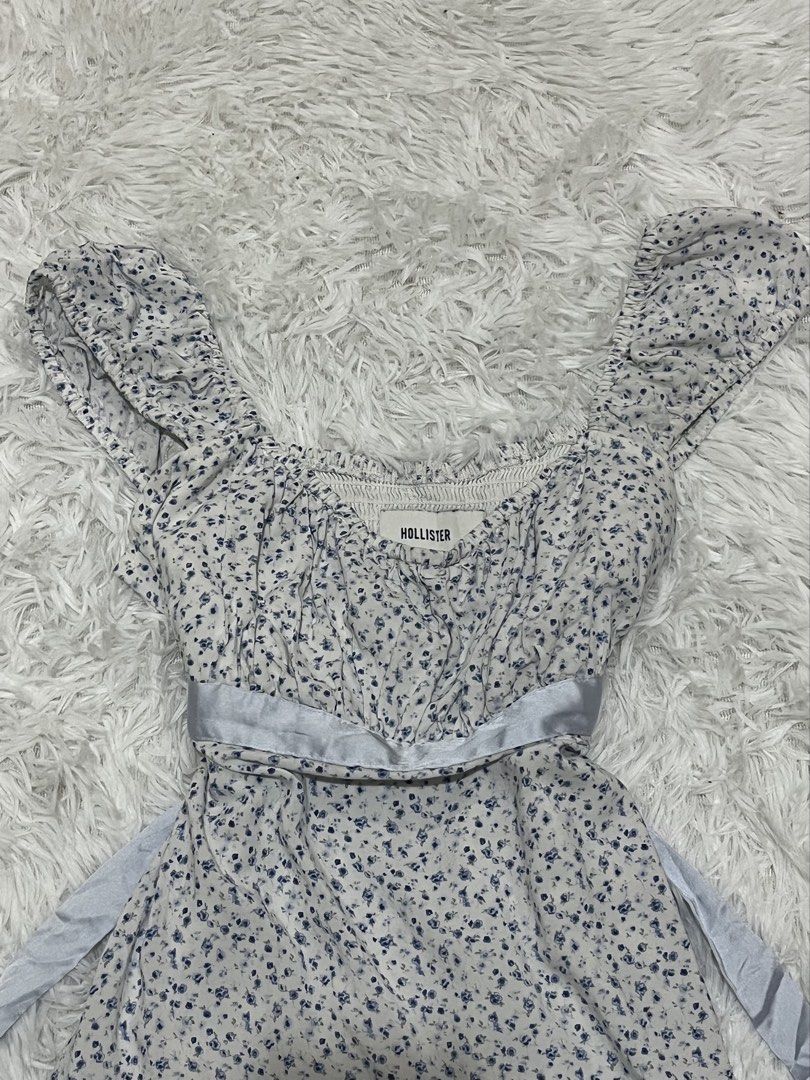 Hollister Babydoll Top (Category: Blouses) located in Bacolod City. Submitted by minwonluvr (Listing ID 1461478291, Image 3). Description: size small on tag, no flaws pls don’t lowball, would rather keep than sell #y2k #vintage .