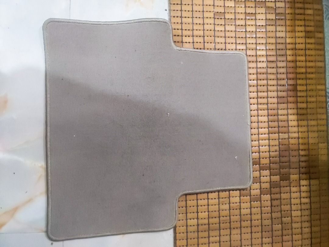 Honda Civic Car Floor Mat Carpet (Category: Infant Playtime) located in Manila. Submitted by hommie888 (Listing ID 1461554052, Image 3). Description: RFS: Decluttering. Location: Capitol Park Homes 2, North Caloocan. Nearest known landmarks are SM Fairview and Fairview Terraces. Payment first through GCash. Shipping through Lalamove. Shipping fee courtesy of the buyer. You may also pick-up the items from our place. Message us for inquiries. Thank