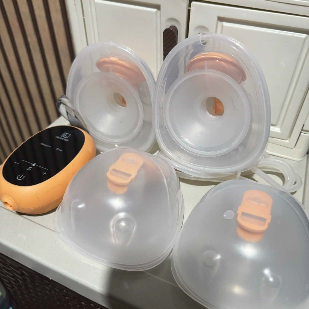 Horigen D6 wearable pump (Category: Breastfeeding & Bottle Feeding) located in Cavite. Submitted by tanyasy2729 (Listing ID 1461347973, Image 3). Description: Declutter ✨ Horigen D6 - 4pcs cups - no box - motor unit - connector charger Rfs: stop pumping message me directly for video details 🏷️payment via Cash G, Maribànk 📦can ship. lalamové near area, shop33 courier link.