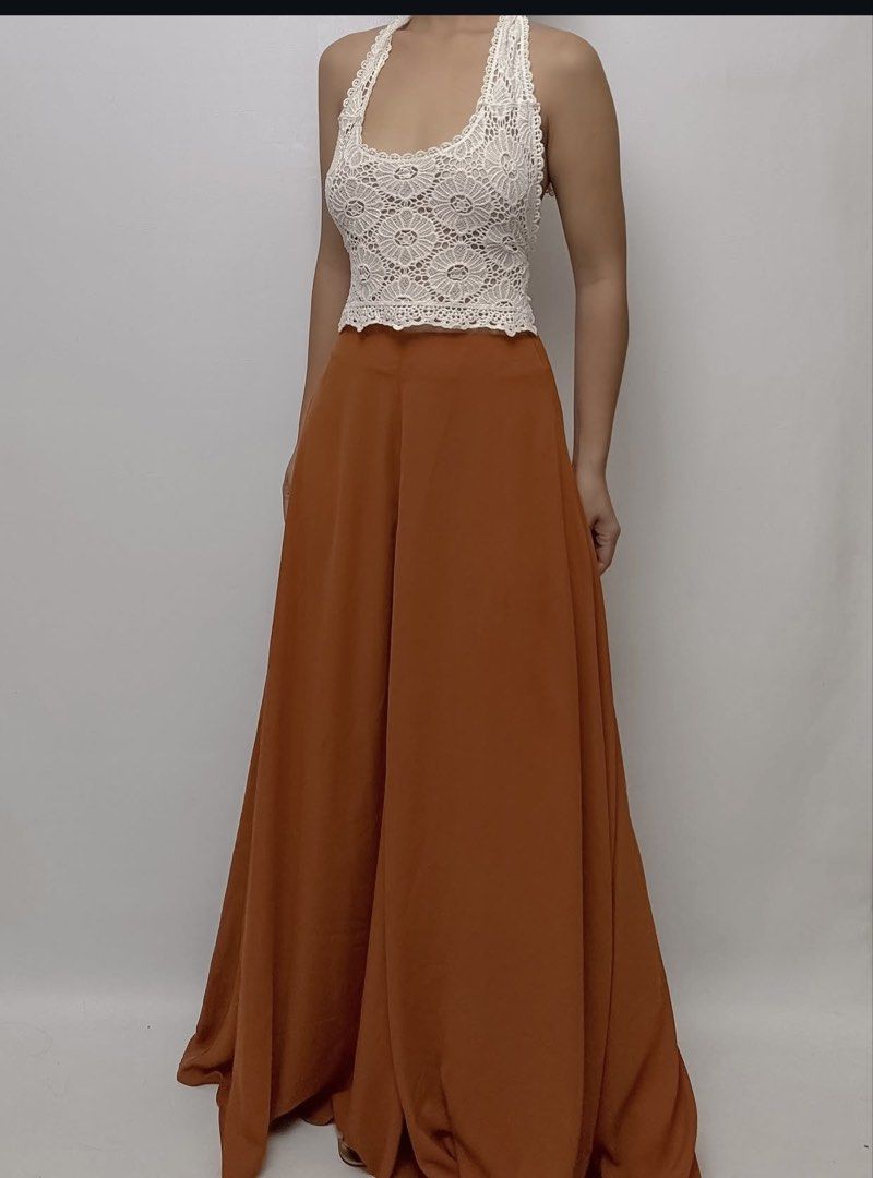Hq Wide Leg Flowy Chiffon Long Maxi Pants (Category: Skirts) located in Pasig City. Submitted by wear_she_goes (Listing ID 1461336042, Image 1). Description: W:26” L:42”.