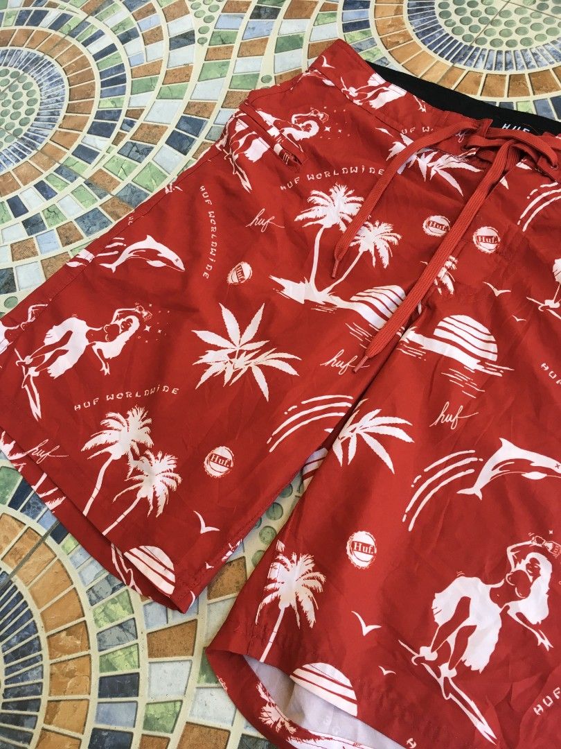 HUF Worldwide (Category: Shorts) located in Cabuyao City. Submitted by roronhilira (Listing ID 1461527062, Image 2). Description: HUF BOARDSHORT * SIZE 30 on tag 30-32 waistline 19 length Hem 11.5 very good condition 600 plus ship DM 📥.