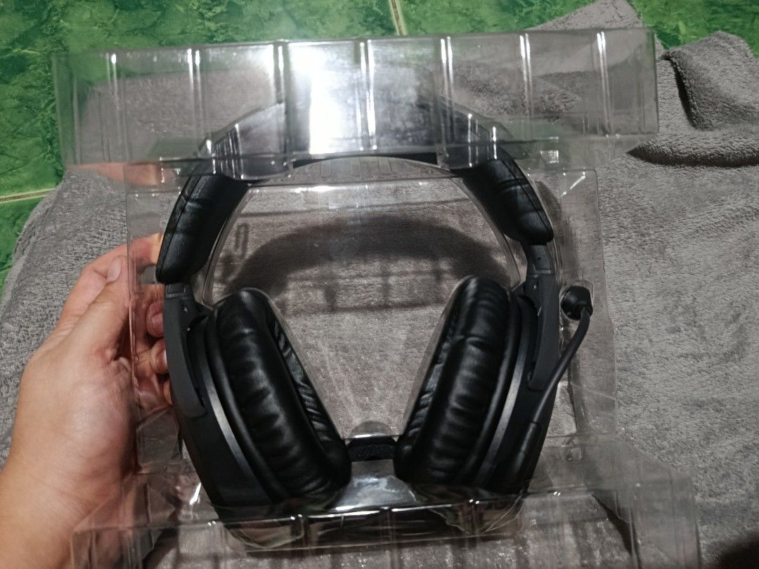HyperX Stinger 2 (Category: Headphones & Headsets) located in Taguig. Submitted by jeicollective (Listing ID 1461554996, Image 2). Description: gaming headphones complete with box and receipt tested only, good as new 1,500 only.