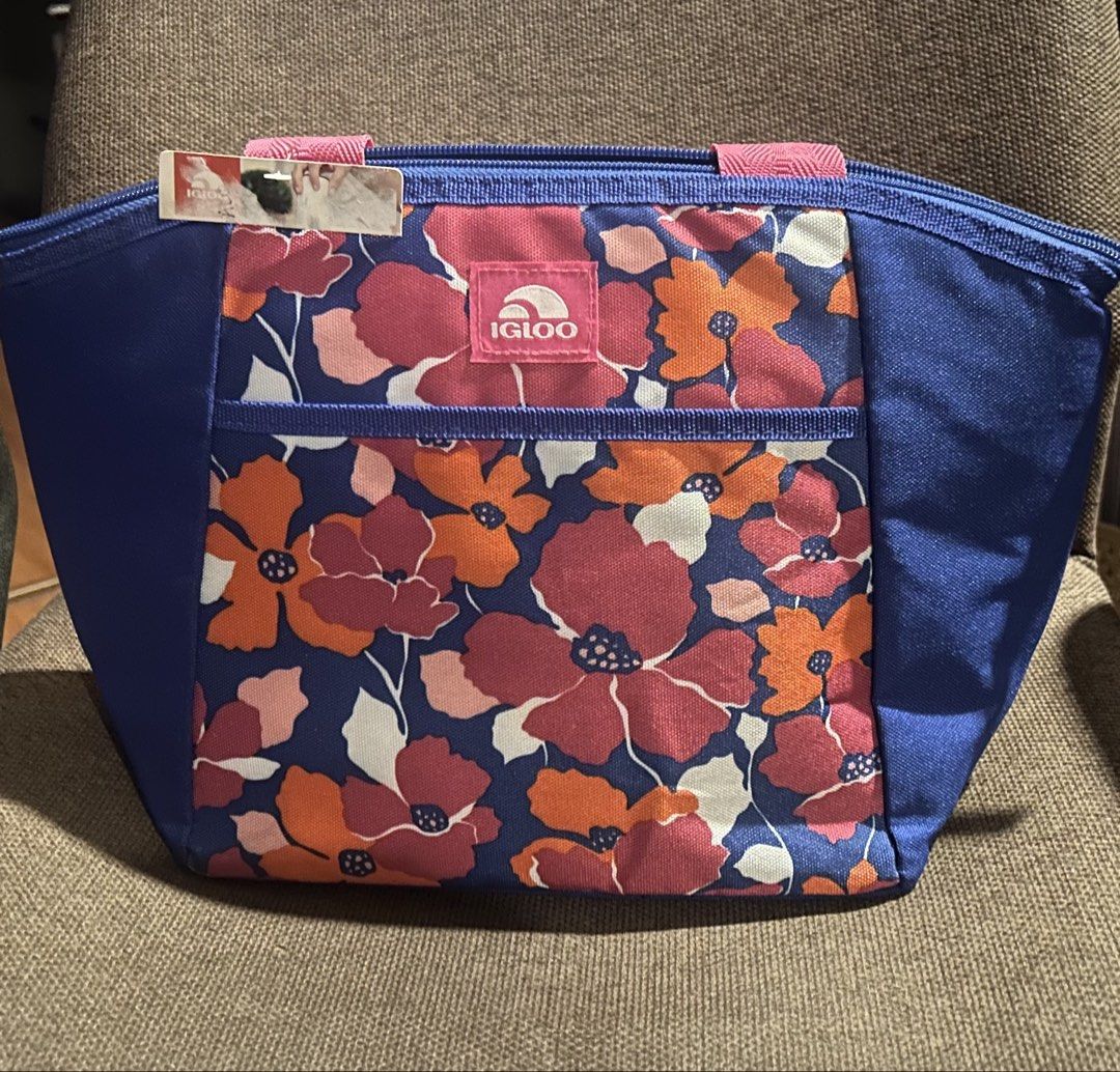 IGLOO Mini Essential Cooler Tote Bag (Category: Tote Bags) located in Binan City. Submitted by impulsebuyer12 (Listing ID 1461471369, Image 1). Description: Cooler Bag can fit up to 8 cans Color : floral vibrant pink & blue.