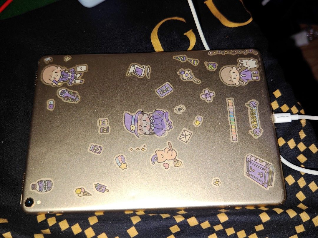ipad 10.5 pro 2017 (Category: iPad) located in Taguig. Submitted by ruzzeluyam19954 (Listing ID 1461469292, Image 1). Description: 512gb inclusion apple pen& pen charger case with charging cable(no brick) nagamit lang for class& review negotiable for sure buyers .