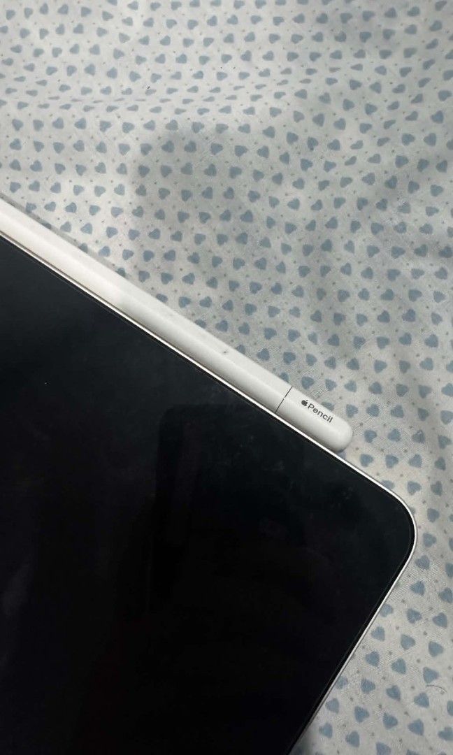 Ipad Mini 7 (Category: iPad) located in Cagayan de Oro. Submitted by kai_sha (Listing ID 1461418159, Image 1). Description: ₱35,500 with Apple Pencil, (Type C) Ipad Mini 7 256gb, hardly used. Only for gaming (Genshin and ML) Bought it around December RFS: Dili kaayo magamit since naa ko Ipad Pro.