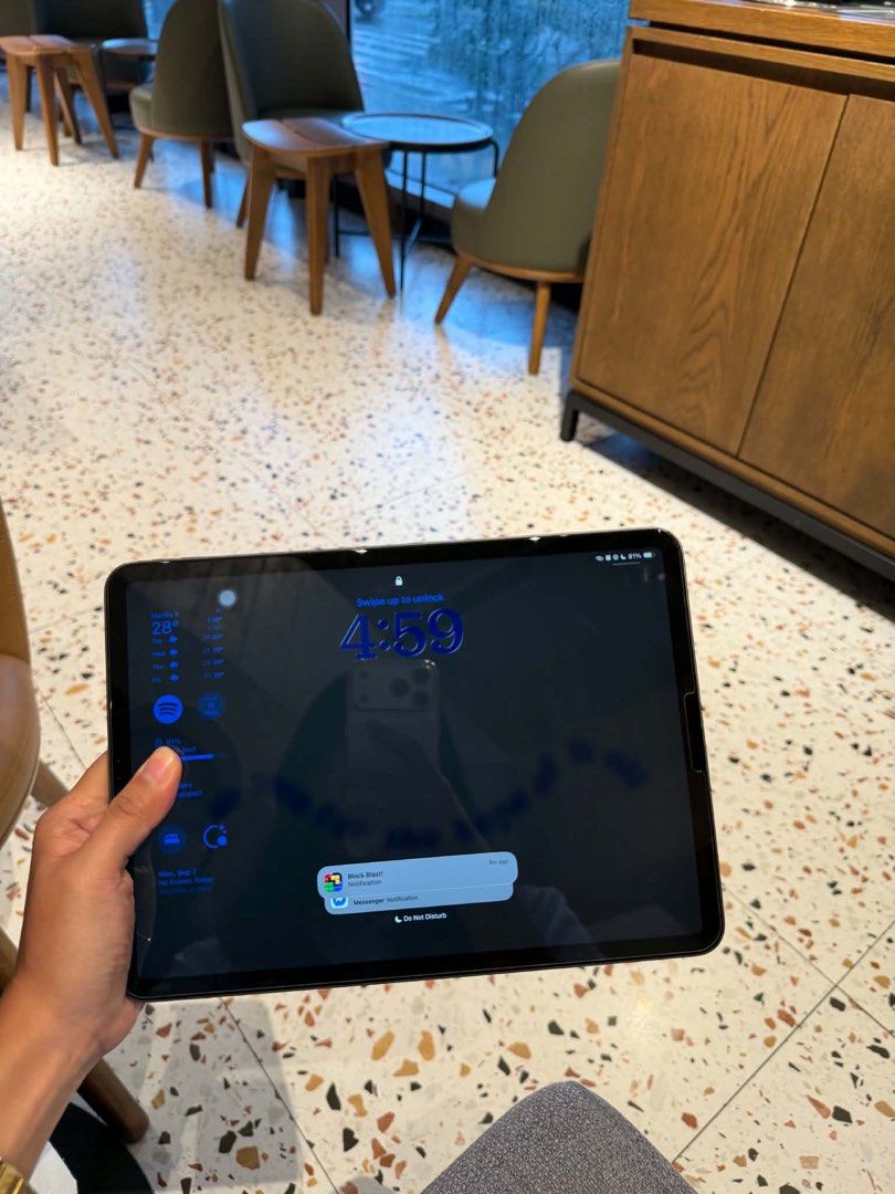 Ipad Pro 11inch 2nd Generation (Category: iPad) located in Manila. Submitted by regualkaryl (Listing ID 1461540023, Image 1). Description: iPad Pro 11-inch 2nd Generation | 128GB Wifi good condition and still very presentable. smooth and fully functional. with slight dents from normal use, but nothing major and hindi naman masyadong noticeable. perfect for studying, work, watching, note-taking, and everyday use reason for selling: I’ll be upgradi