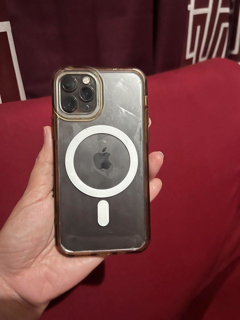 Iphone 11 pro black 256 gb (Category: iPhone 11 Series) located in Taguig. Submitted by iamrhooox (Listing ID 1461332785, Image 3). Description: Iphone 11 pro 256 gb black 67 battery health With cord RFs upgrade.