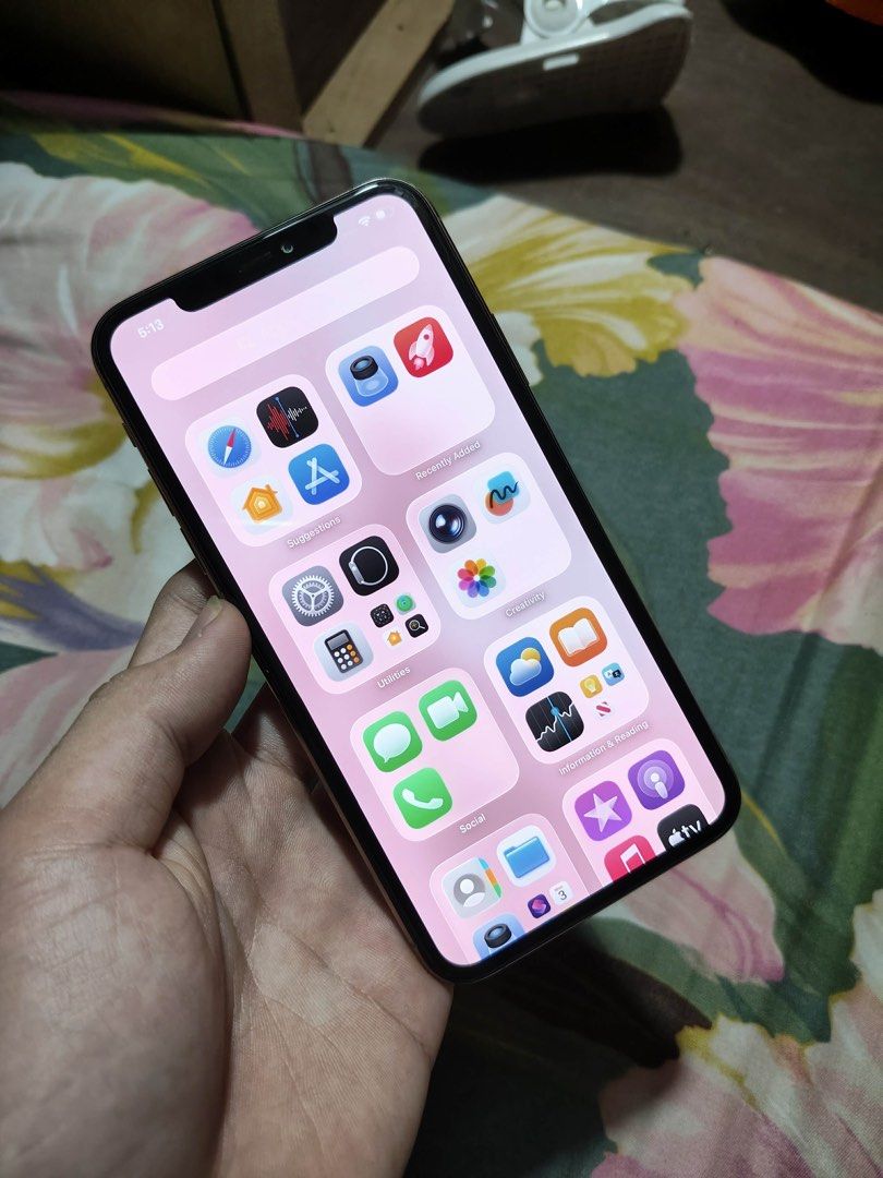 IPHONE 11 PRO MAX (Category: iPhone 11 Series) located in Manila. Submitted by nazndv (Listing ID 1461538855, Image 2). Description: MAY TRUE TONE WALANG FACE ID NO HISTORY OF REPAIR .