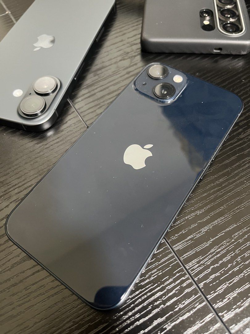 [Final price] iPhone 13 128gb (Category: iPhone 13 Series) located in Quezon City. Submitted by no-trades-bawal-barat-reseller (Listing ID 1461421937, Image 2). Description: iPhone 13 in Midnight color 128 gb 87% battery health RFS: extra phone .