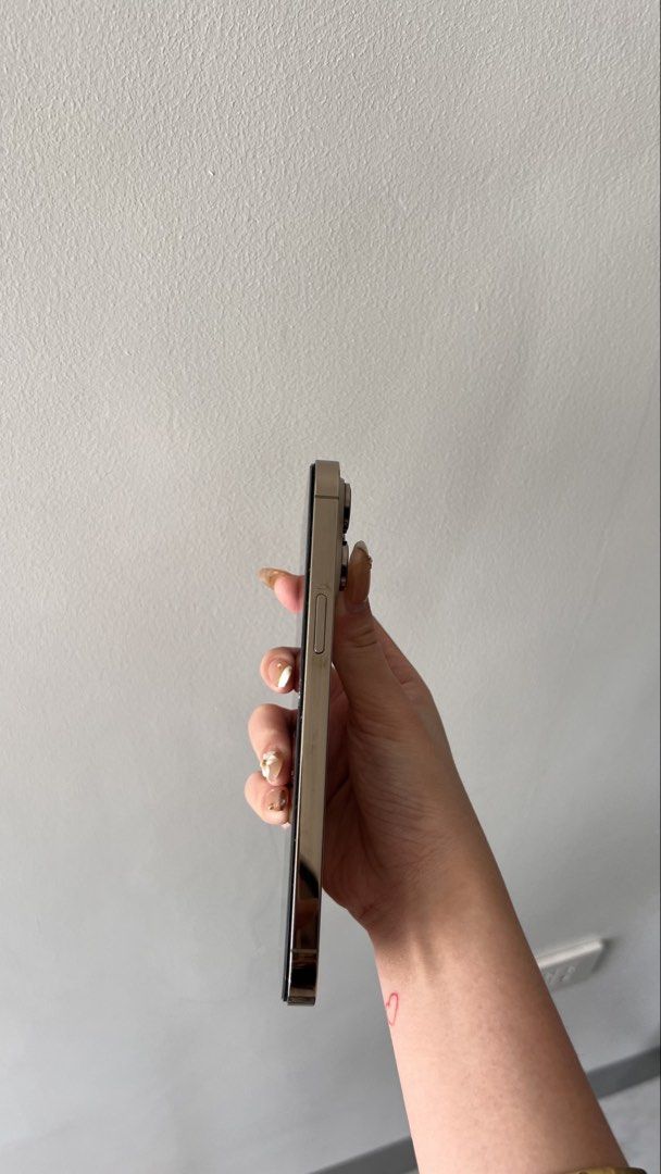 iPhone 14 Pro Max 256GB (Category: iPhone 14 Series) located in Angeles City. Submitted by mndanics (Listing ID 1461344625, Image 2). Description: for sale iPhone 14 Pro Max 256GB please read details before messaging ‼️ 🇰🇷 Korea Variant (KH/A) 256GB | 72% BH Factory Unlocked iOS 26.6.2 OLED display replacement Face ID + True Tone working Front Cam & Back Cam ✅ Minimal scratches, no dents/cracks With orig box + free cases + tempered glass Previo