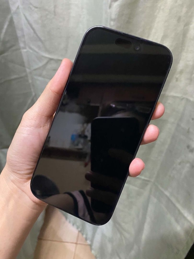 Iphone 15 Black (Category: iPhone 15 Series) located in Pasay City. Submitted by kreezyy (Listing ID 1461370276, Image 3). Description: iPhone 15 128GB — For Sale ✅ 128GB ✅ Fully working — all functions working properly ✅ Good overall condition ✅ With original box & cable ✅ No issues with camera, Face ID, screen, battery, etc. ⚠️ Small paint chip/paint wear around the camera area — please see photos. Cosmetic only and does not affect camera funct
