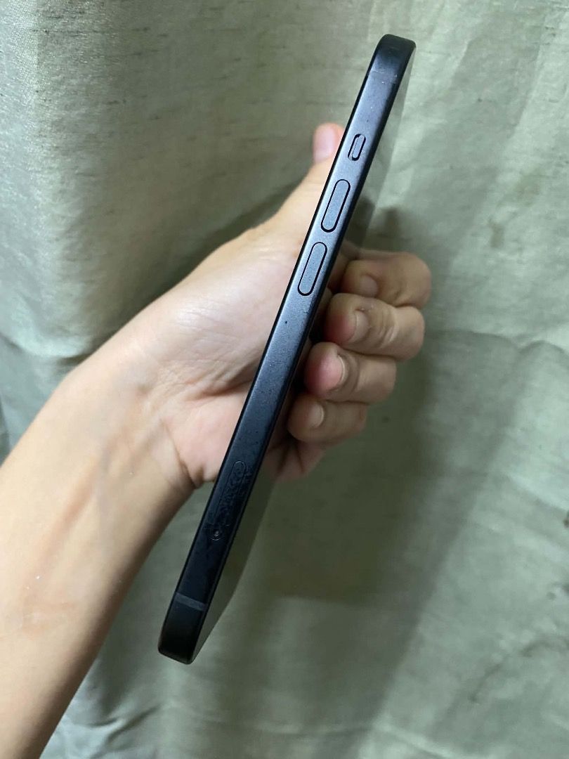 Iphone 15 Black (Category: iPhone 15 Series) located in Pasay City. Submitted by kreezyy (Listing ID 1461370276, Image 2). Description: iPhone 15 128GB — For Sale ✅ 128GB ✅ Fully working — all functions working properly ✅ Good overall condition ✅ With original box & cable ✅ No issues with camera, Face ID, screen, battery, etc. ⚠️ Small paint chip/paint wear around the camera area — please see photos. Cosmetic only and does not affect camera funct