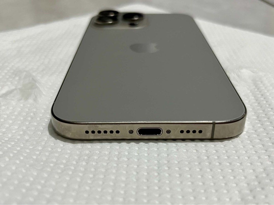 Iphone 16promax (Category: Other Mobile & Gadget Accessories) located in Quezon City. Submitted by jobertcordova90 (Listing ID 1461335746, Image 2). Description: Iphone 16promax 256gb Complete with box and orig charger cable .