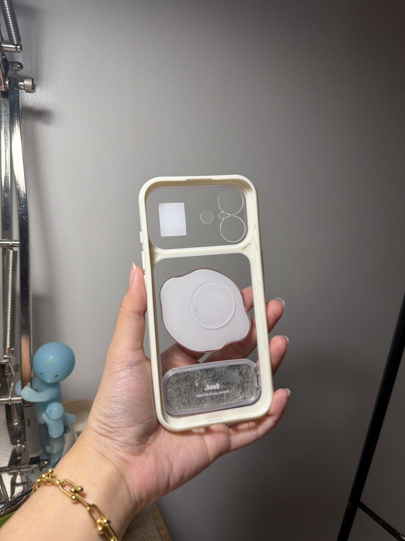 iPhone 17 case (Category: Cases & Sleeves) located in Paranaque City. Submitted by chicken_fillet (Listing ID 1461483249, Image 2). Description: RFS: wrong model bought Brand new! Mirror at the back still covered. .