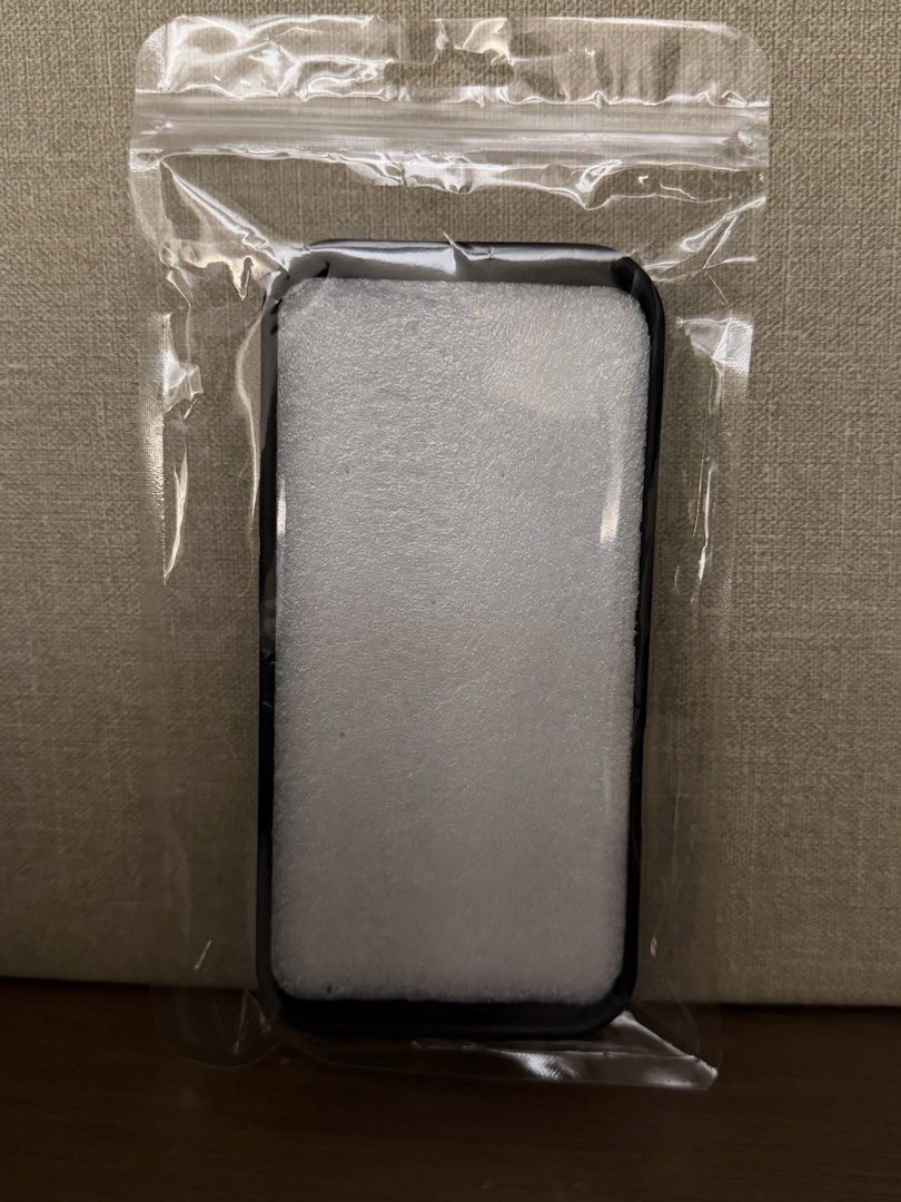 iphone 17 phone case magsafe (Category: Cases & Sleeves) located in Manila. Submitted by garlicsauce (Listing ID 1461534962, Image 2). Description: never used, bought the wrong variant (supposed to buy for pro max, but accidentally bought base 17 😅).
