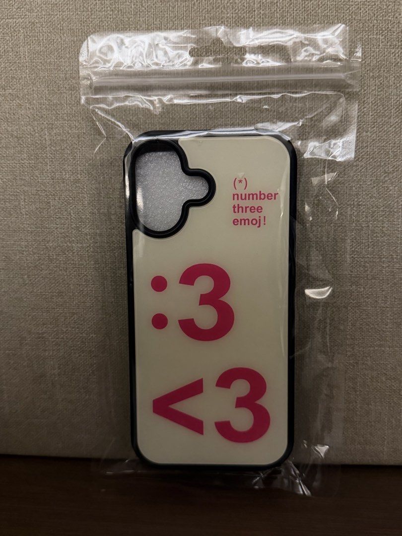 iphone 17 phone case magsafe (Category: Cases & Sleeves) located in Manila. Submitted by garlicsauce (Listing ID 1461534962, Image 1). Description: never used, bought the wrong variant (supposed to buy for pro max, but accidentally bought base 17 😅).