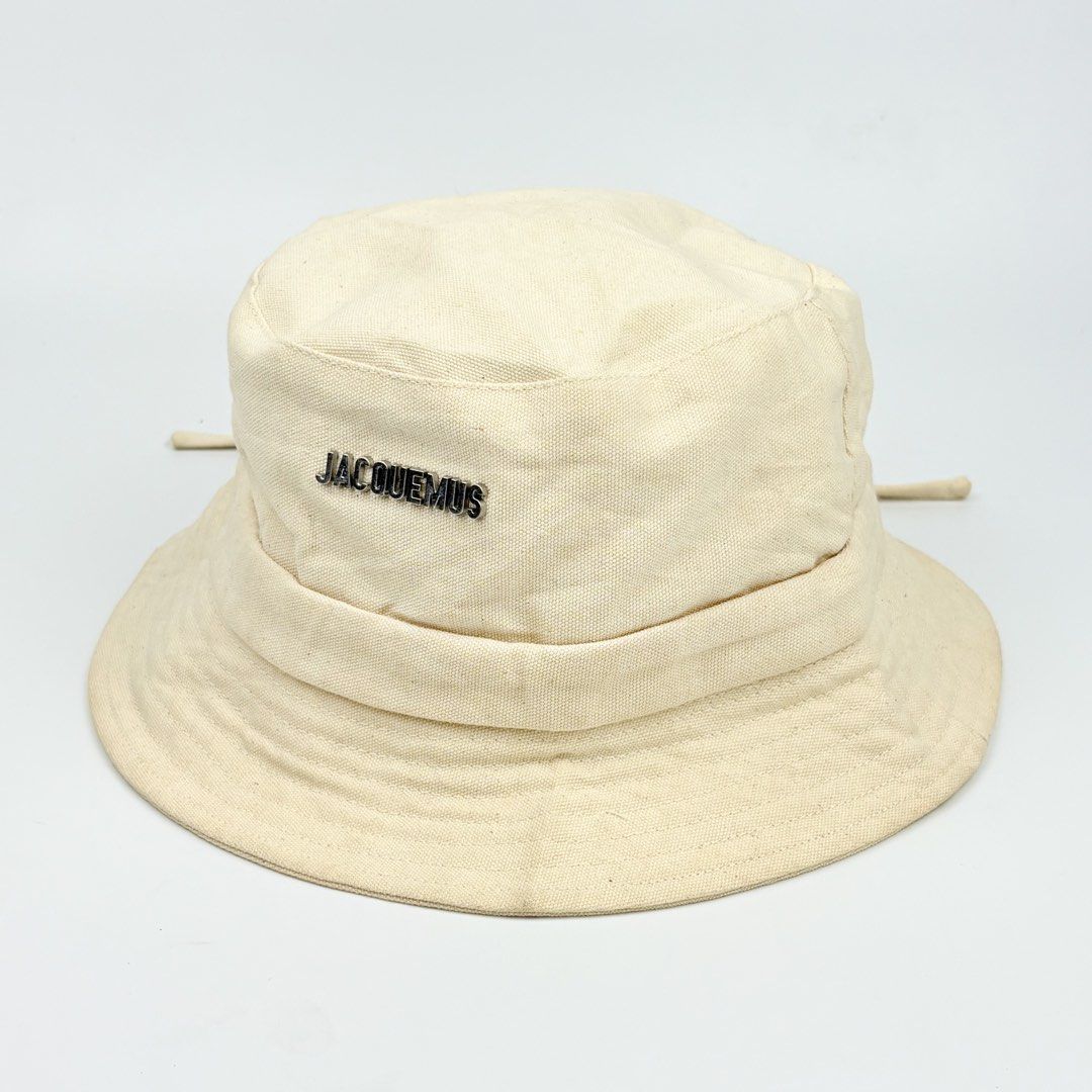 Jacquemus - Le Bob Gadjo Bucket Hat (Category: Hats & Beanies) located in Bacolod City. Submitted by cast.archives (Listing ID 1461508693, Image 1). Description: Jacquemus - Le Bob Gadjo Bucket Hat Size: Osfa Condition: Excellent Flaw: None.