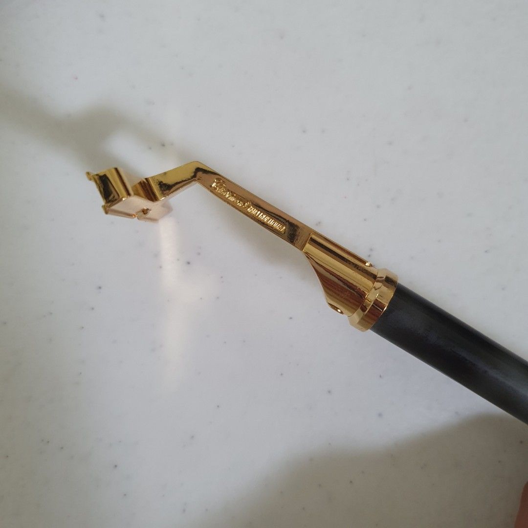 Jaguar vintage razor (Category: Stationery & School Supplies) located in Paranaque City. Submitted by cobien (Listing ID 1461477736, Image 3). Description: - Vintage Jaguar razor shaving - Includes original presentation box - Dark, possibly tortoiseshell barrel - Gold-tone accents.