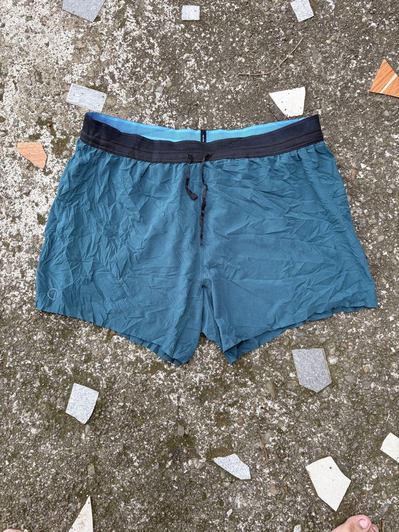 JANJI AFO MIDDLE RUNNING SHORTS (Category: Activewear) located in Sagay. Submitted by saintdart6122 (Listing ID 1461370439, Image 1). Description: JANJI AFO MIDDLE RUNNING SHORTS Size large. 34-36 waist Length 14 Excellent condition No issues. 9.7/10 condition .