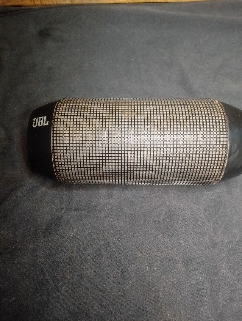 JBL Pulse Original Portable Wireless Speaker (Category: Soundbars, Speakers & Amplifiers) located in Marikina City. Submitted by slyrambo19 (Listing ID 1461445310, Image 2). Description: - JBL Pulse portable wireless speaker - 64 vibrant LED lights with 5 pre-programmed patterns - Immersive stereo sound experience - Features 2 x 40mm transducers - Powerful 2 x 6W output - Wide frequency response: 105Hz - 20kHz - High signal-to-noise ratio: 80dB -