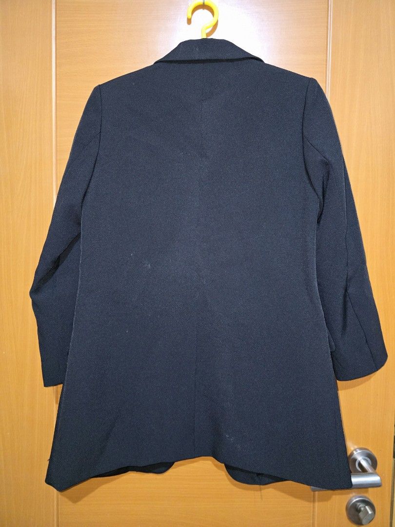 Jet Black Women's Blazer (Category: Coats, Jackets and Outerwear) located in Taguig. Submitted by themessynook (Listing ID 1461545154, Image 2). Description: .
