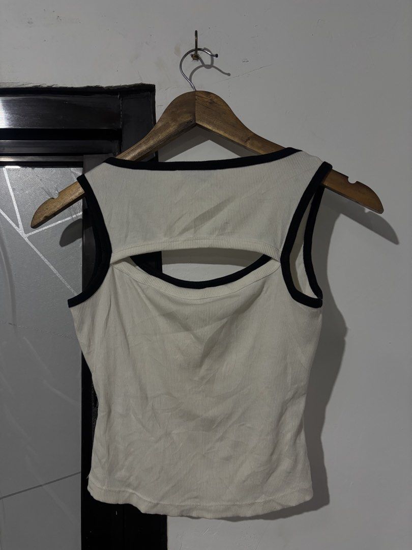 Jil Sander Athletic Ribbed Tank Top (Category: Activewear) located in Naga. Submitted by hubthrift (Listing ID 1461431853, Image 2). Description: Length-17 Width-12.5 Like new condition No issue Color rate-10/10 .
