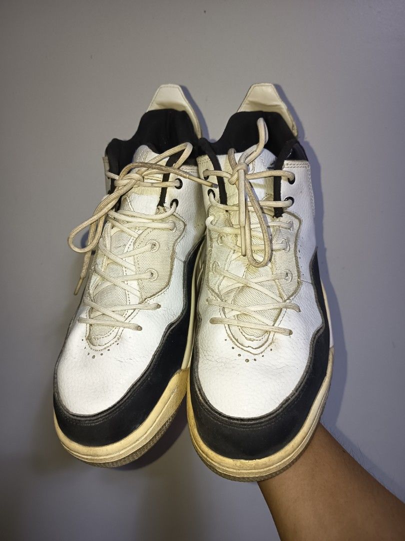 Jordan Court 23 (Category: Sneakers) located in Pasay City. Submitted by ODDXX (Listing ID 1461470085, Image 2). Description: Jordan Courtside 23 sneakers Faded Size Tag but est. Size 9.5 Men/27.5CM Very Good Condition minimal issue 799php +SF Only!.