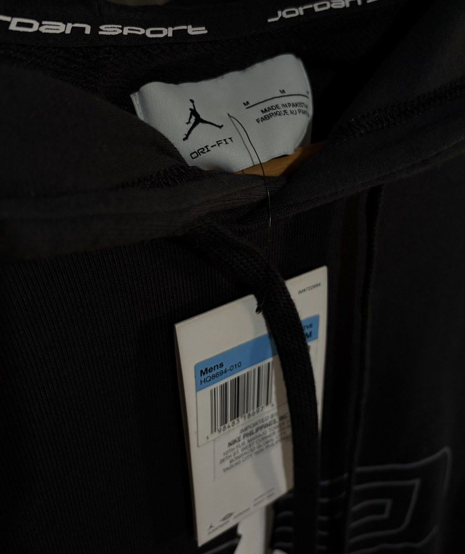 JORDAN HOODIE (Category: Coats, Jackets and Outerwear) located in Santa Cruz. Submitted by kurtbanca (Listing ID 1461562141, Image 3). Description: SIZE: MEDIUM ON TAG BUT CAN FIT UP TO LARGE DIMES: L28 - W23 BNEW WITH HANGTAGS NEEDS WASH .