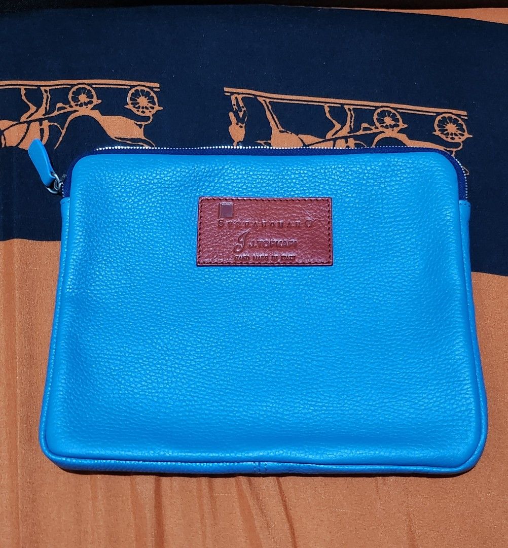 j.topkapi Stefano Marino Blue Leather Tote Bag (Category: Tote Bags) located in Caloocan City. Submitted by boldmoon_306f32 (Listing ID 1461509110, Image 2). Description: - Authentic J.TOPKAPI Stefano Marino blue leather tote bag - Made in Italy - Features a beautiful textured leather - Comes with a matching blue leather pouch - Two comfortable handles - Ideal for everyday use.